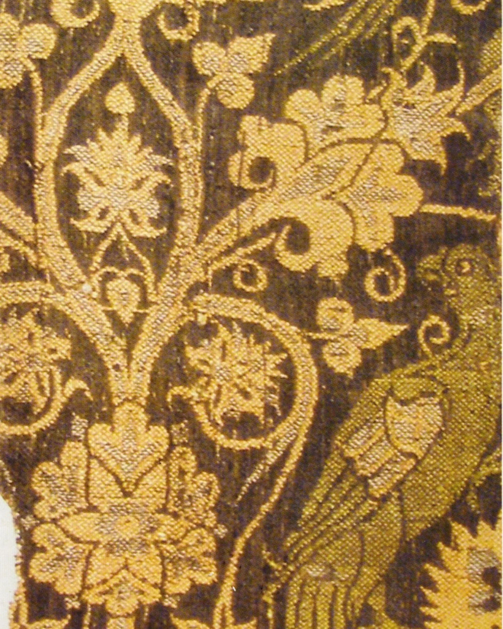 Frammento di tessuto a pappagalli, lampasso, seta, Italia (Lucca), metà XIV secolo (Krefeld, Deutsches Textilmuseum)
Textile fragment with parrots, lampas, silk, Italy (Lucca), mid-14th century (Krefeld, Deutsches Textilmuseum)