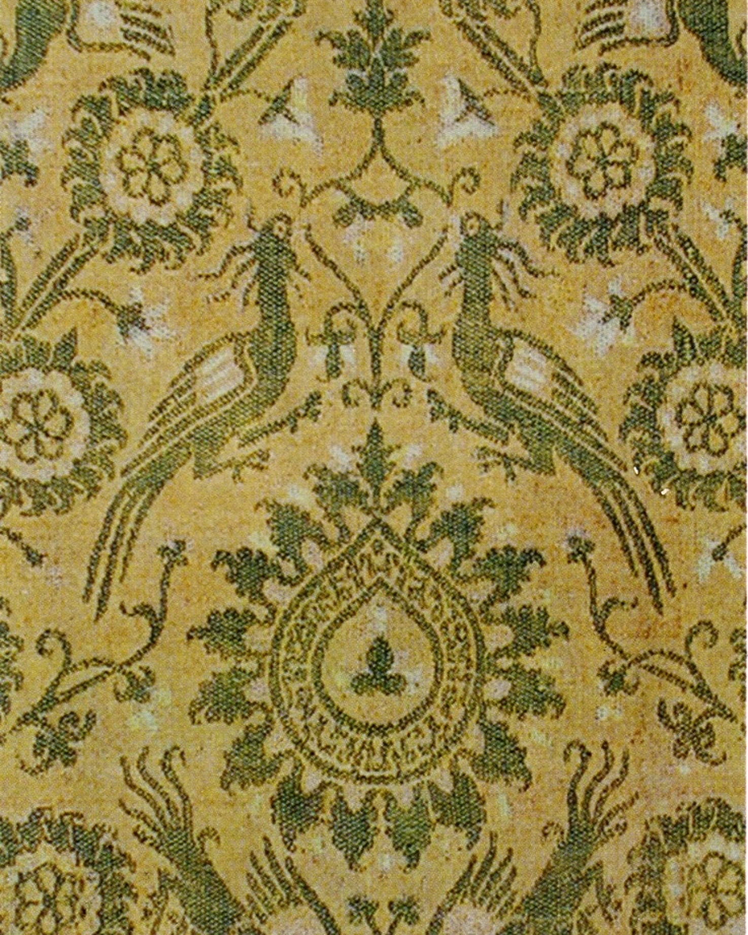 Frammento di tessuto con fenici e tralci floreali, lampasso, seta e filo metallico, Italia (Lucca?), metà XIV secolo (Londra, Victoria and Albert Museum)
Textile fragment with phoenixes and floral tendrils, lampas, silk and metal thread, Italy (Lucca?), mid-14th century (London, Victoria and Albert Museum)